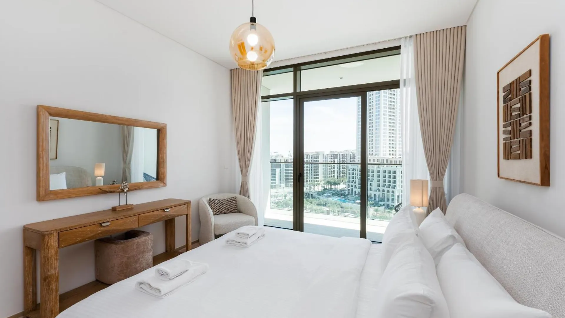 Palace Residence, Dubai Creek Harbour - Mint Stay Apartment